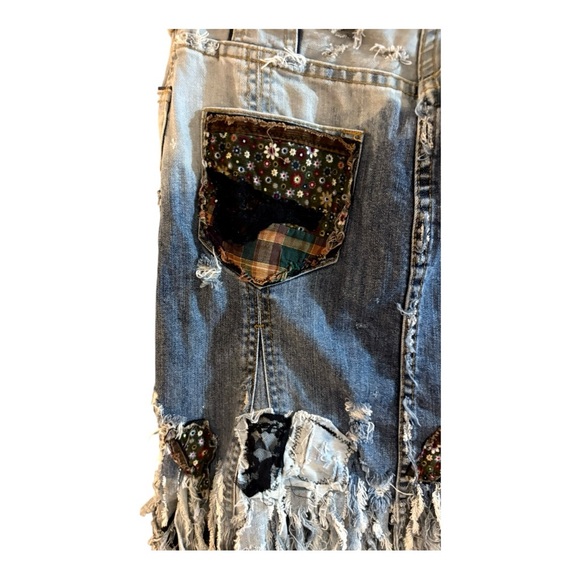 upcycled, bleached, fringe-hem denim skirt. Waist 30 length 21 - Picture 7 of 8